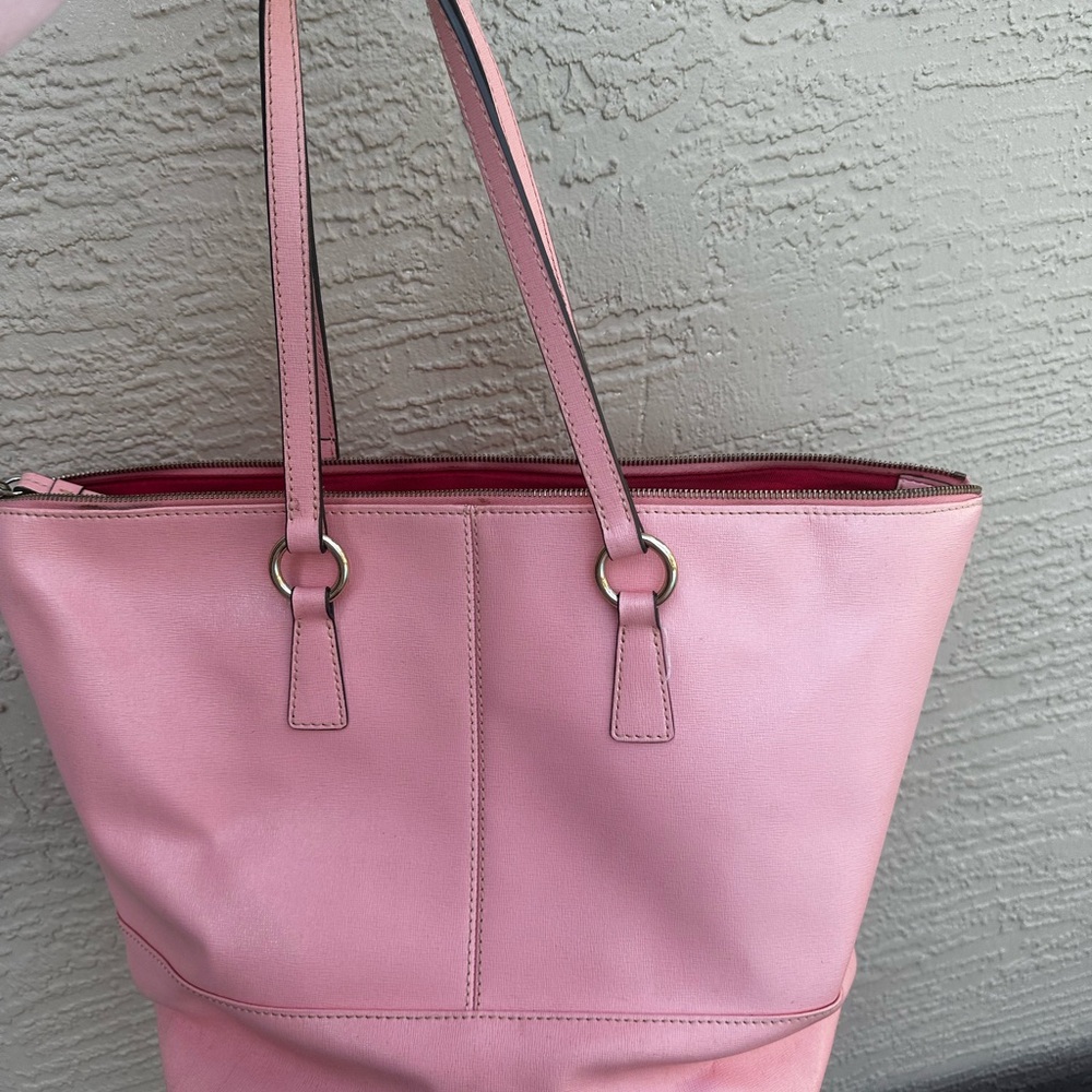 Pastel Pink Tote Bag with Textured Leather and Open Top